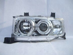 卓宏貿易公司 提供臺灣進口之右軚汽車燈飾部品,歐盟認證,保證不滲水,附設產品保養,設有安裝服務